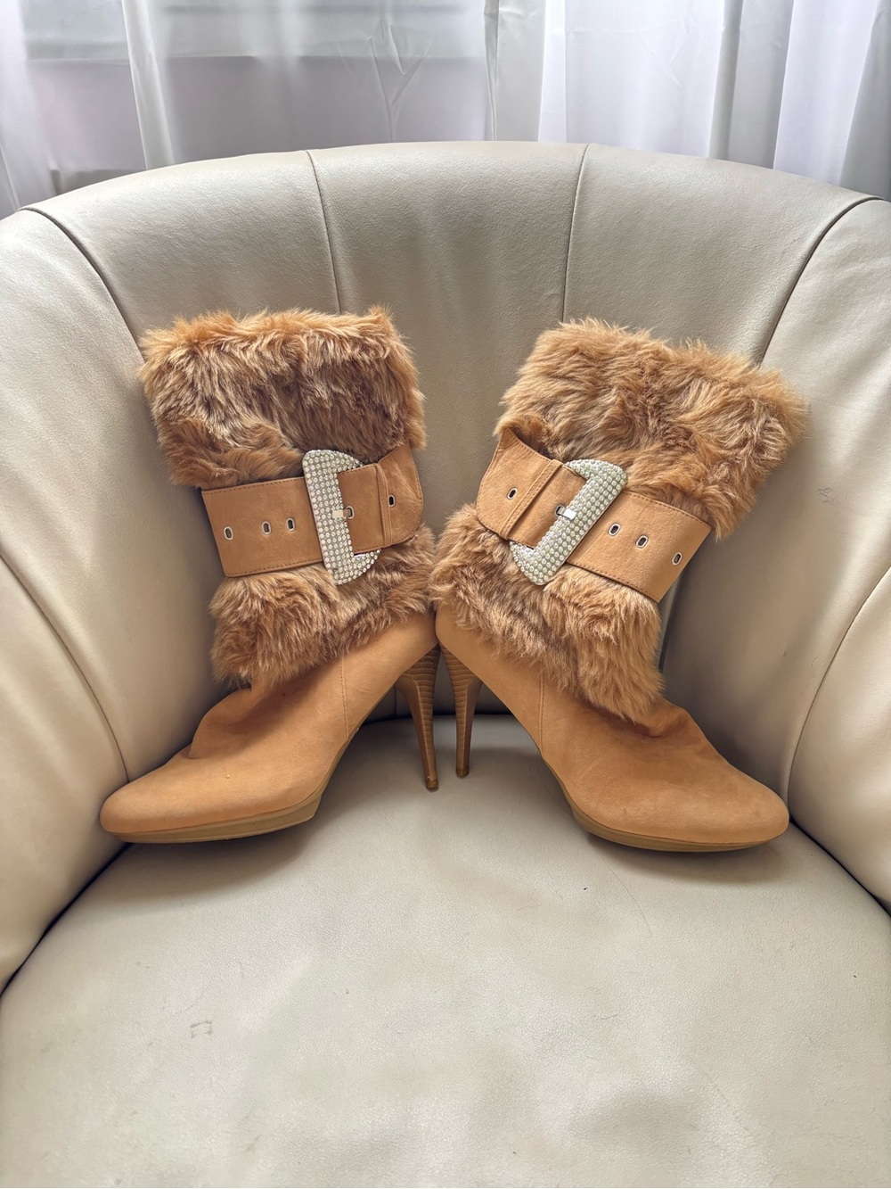 Y2K faux fur heel boots